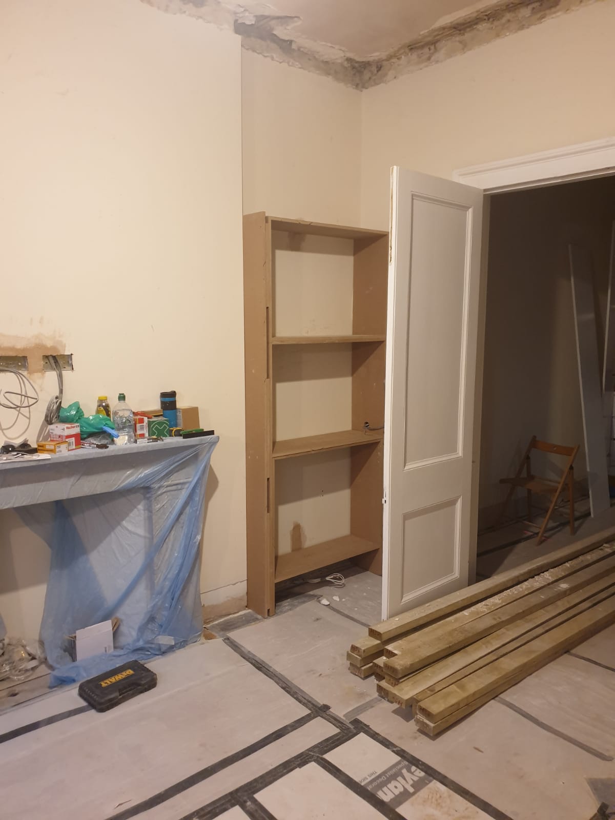 Building Made to Measure Alcove Cabinets