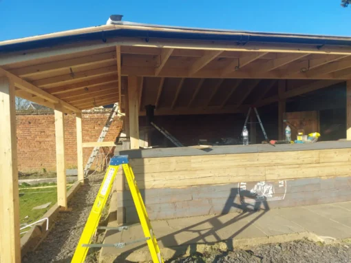 Garden Outbuilding / Garden Bar Construction in London