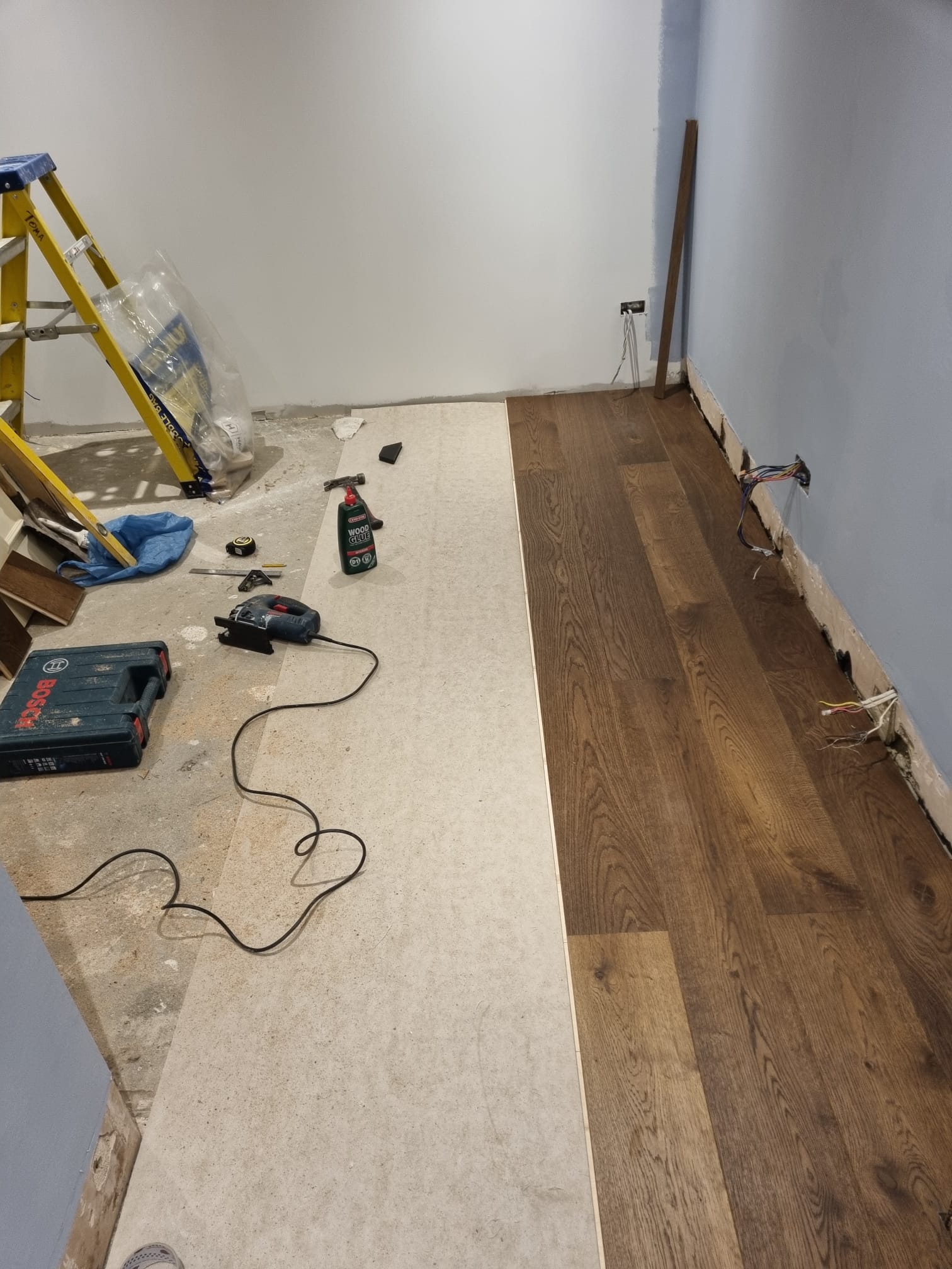 Hard Wood Floor Sanding and Varnishing & New Hard Wood Floor Installation