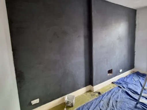 Innovative Room Makeover with Magnetic Plastering and Decorating