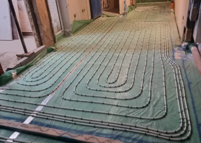 Water Underfloor Heating and Liquid Screeding